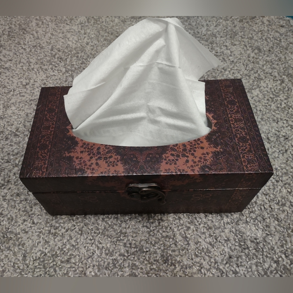 Olde-Worlde Tissue Box - Picture 8 of 16